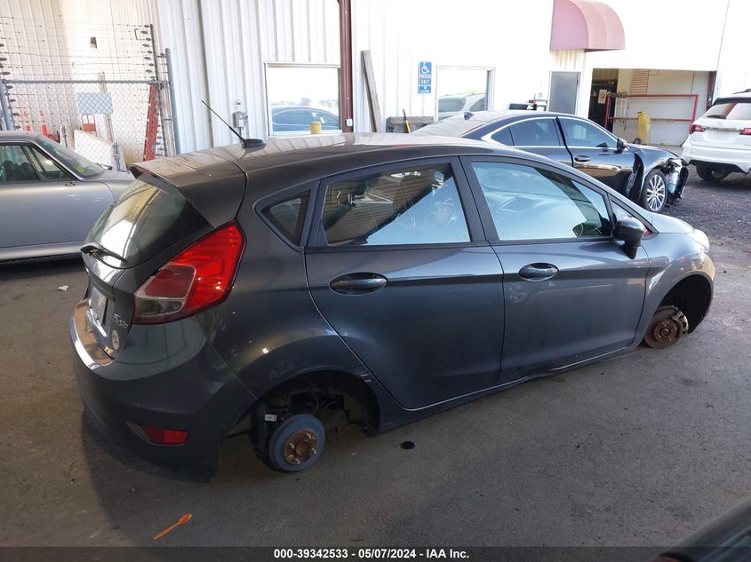 VIN 3FADP4EJ5JM132861 2018 FORD FIESTA SE