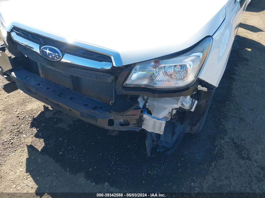 VIN JF2SJAJCXJH586912 2018 SUBARU FORESTER 2.5I LIMITED