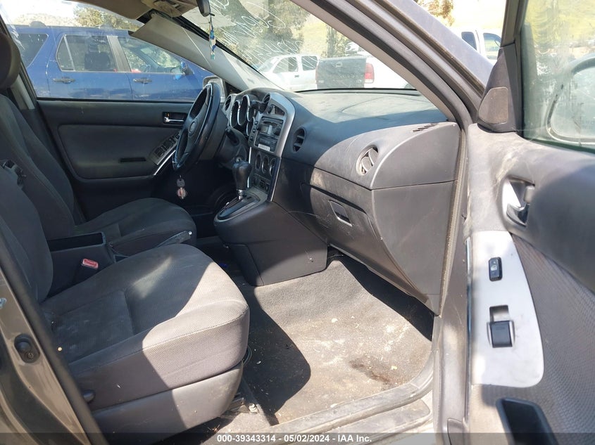 2005 Toyota Matrix Xr VIN: 2T1KR32E45C354156 Lot: 39343314