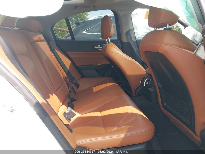VIN ZARFAEDNXH7540720 2017 ALFA ROMEO GIULIA Q4
