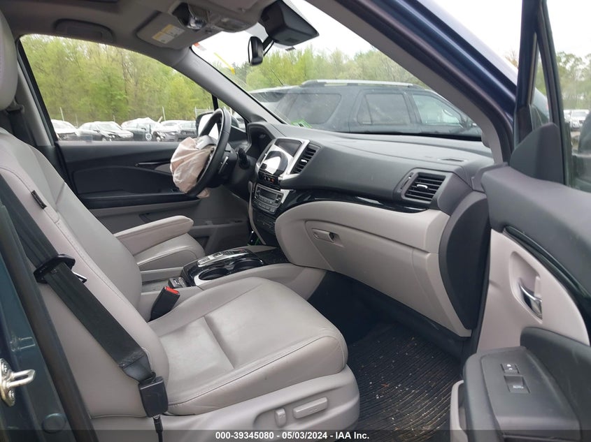 2017 HONDA PILOT TOURING - 5FNYF6H97HB083169