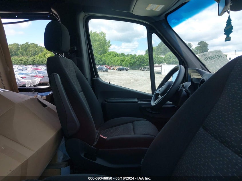 2019 Mercedes-Benz Sprinter 2500 High Roof V6 VIN: WDZPF1CD4KT000330 Lot: 39346850