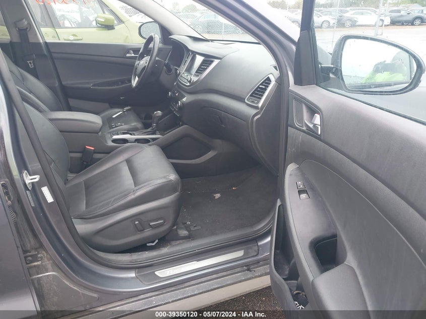 2017 HYUNDAI TUCSON LIMITED/SPORT AND ECO/SE - KM8J3CA28HU309602
