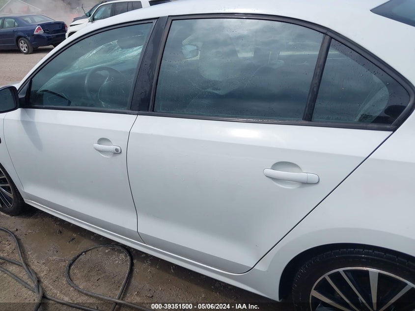 2016 VOLKSWAGEN JETTA 1.8T SPORT - 3VWD17AJ2GM405165