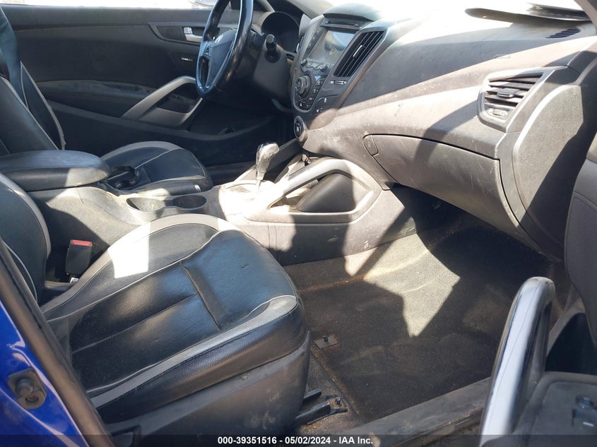 2015 Hyundai Veloster Turbo VIN: KMHTC6AE4FU216738 Lot: 39351516