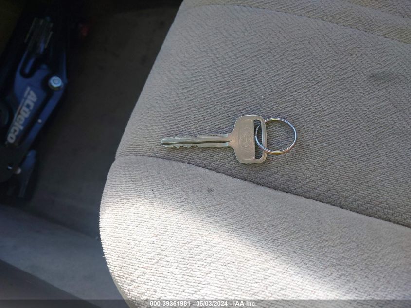 2001 Toyota Camry Ce VIN: 4T1BG22K81U063500 Lot: 39351981