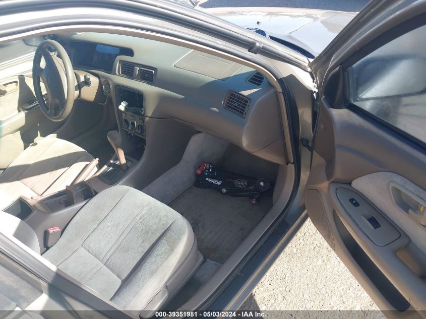 2001 Toyota Camry Ce VIN: 4T1BG22K81U063500 Lot: 39351981