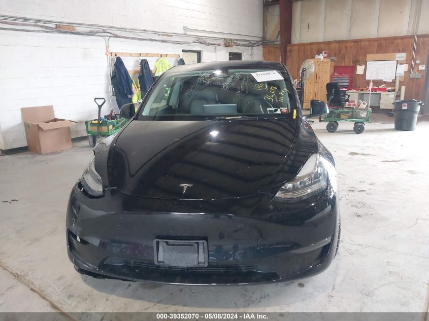 2022 Tesla Model Y Long Range Dual Motor All-Wheel Drive VIN: 7SAYGAEE8NF378345 Lot: 39352070