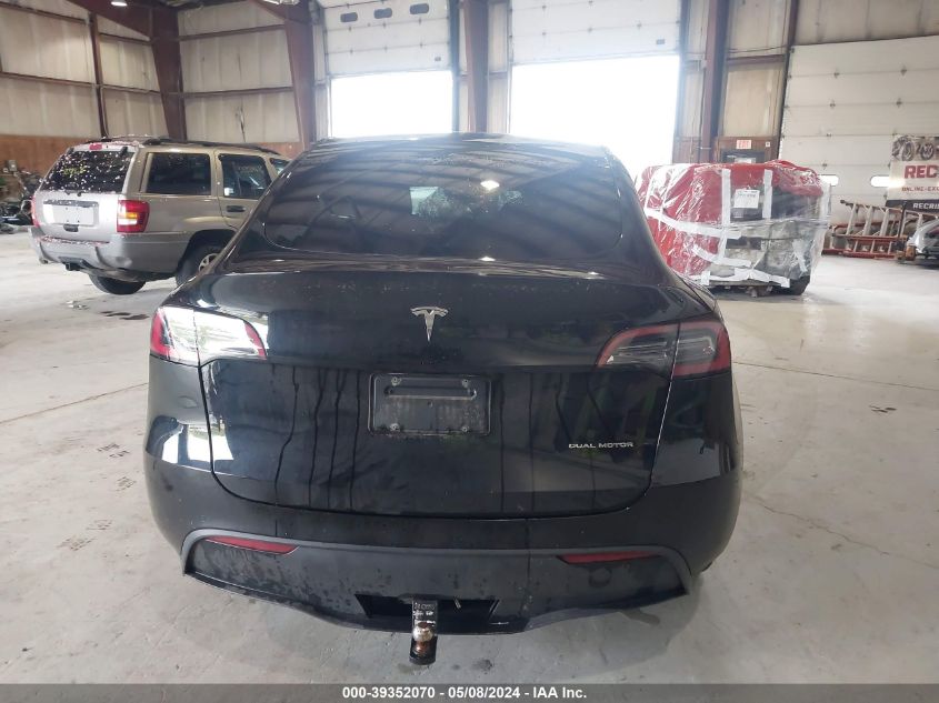 2022 Tesla Model Y Long Range Dual Motor All-Wheel Drive VIN: 7SAYGAEE8NF378345 Lot: 39352070