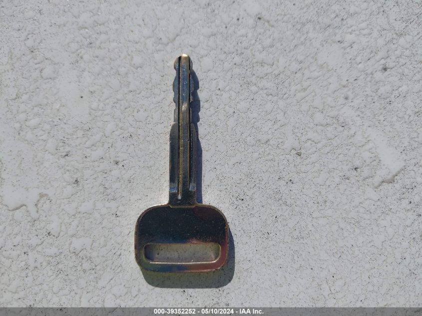 2003 Toyota Corolla Le VIN: JTDBR32E030038745 Lot: 39352252