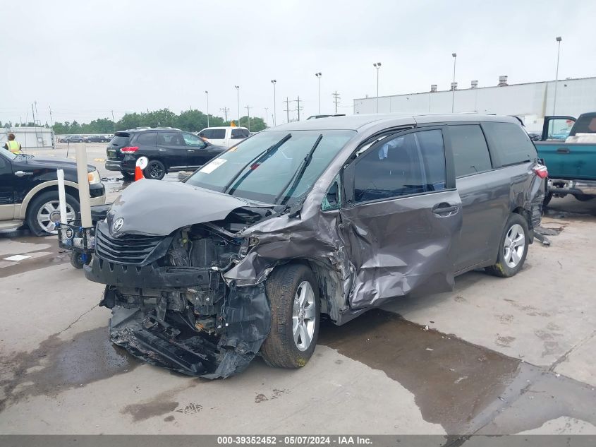 5TDZZ3DC7HS775746 2017 TOYOTA SIENNA - Image 2