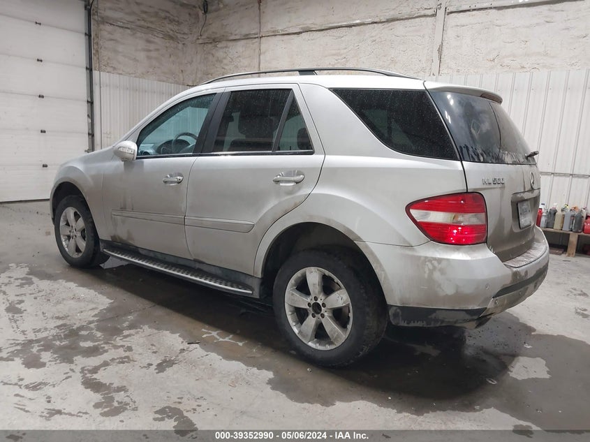 2007 Mercedes-Benz Ml 500 4Matic VIN: 4JGBB75E17A280785 Lot: 39352990