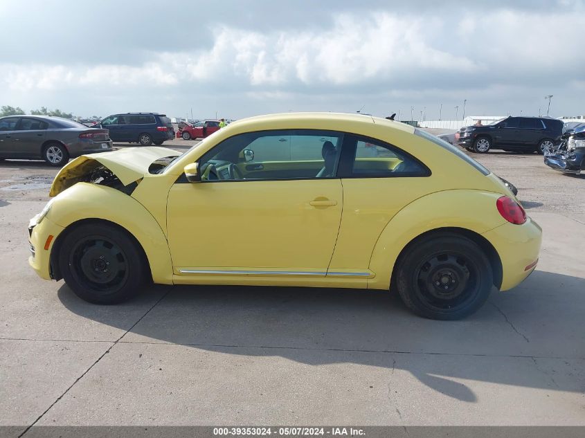 2013 Volkswagen Beetle 2.5L VIN: 3VWJP7AT3DM607365 Lot: 39353024