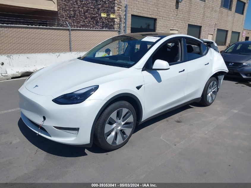 7SAYGDEE7PF864472 2023 TESLA MODEL Y - Image 2