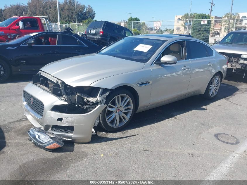 2016 Jaguar Xf 35T Prestige VIN: SAJBE4BV9GCY17181 Lot: 39353142