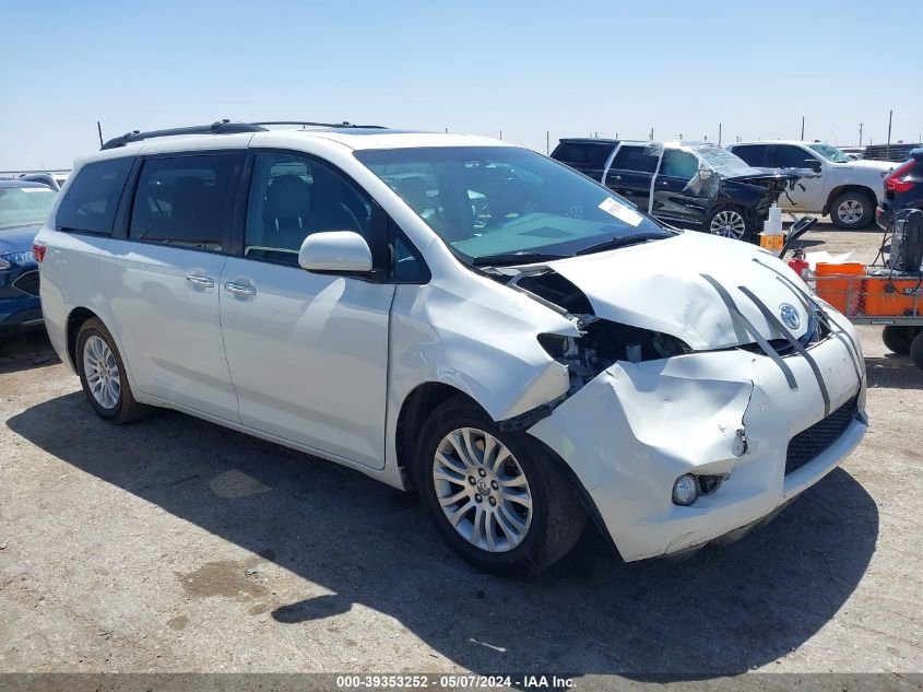 5TDYZ3DC9HS852029 2017 TOYOTA SIENNA - Image 1