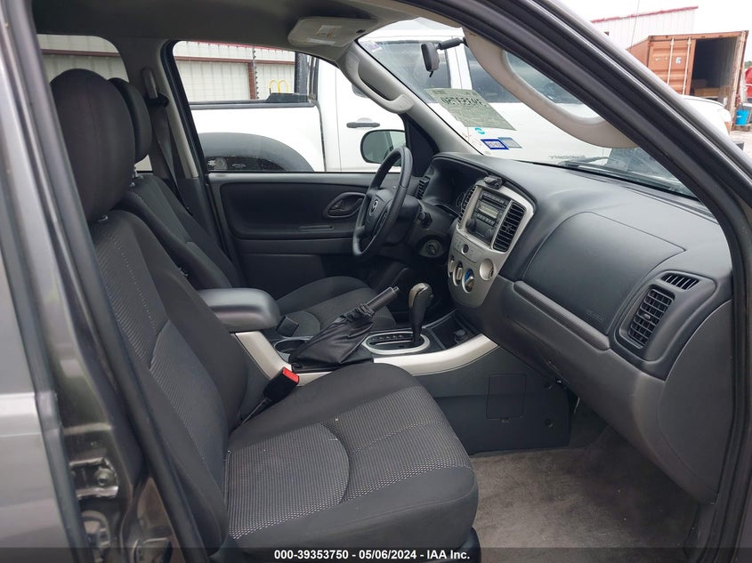 2005 Mazda Tribute S VIN: 4F2YZ04105KM22812 Lot: 39353750