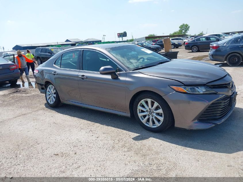 2018 Toyota Camry Le VIN: 4T1B11HK6JU584850 Lot: 39355015