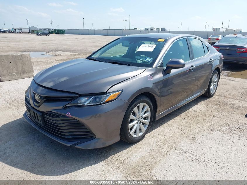 2018 Toyota Camry Le VIN: 4T1B11HK6JU584850 Lot: 39355015