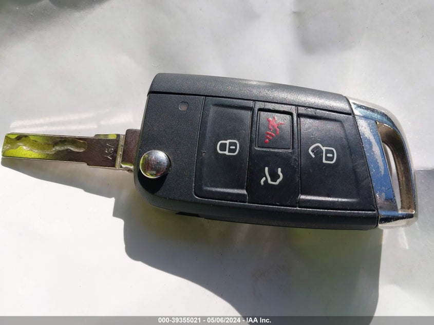 2015 VOLKSWAGEN GOLF GTI 2.0T S 4-DOOR - 3VW5T7AU0FM006858