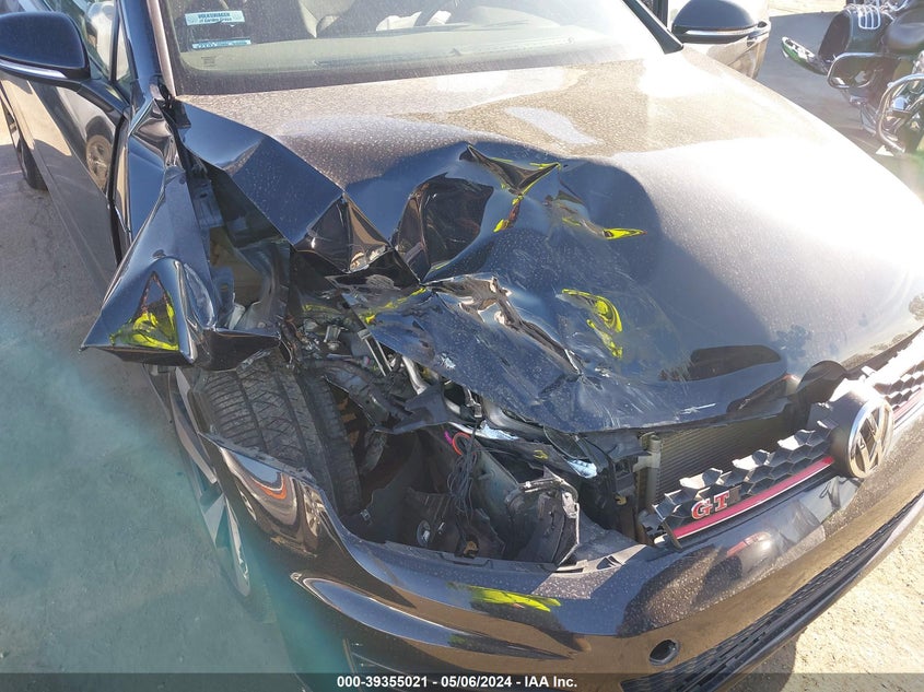 2015 VOLKSWAGEN GOLF GTI 2.0T S 4-DOOR - 3VW5T7AU0FM006858
