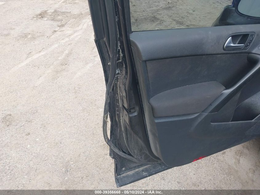 2015 Volkswagen Tiguan S VIN: WVGBV7AX8FW586740 Lot: 39356668