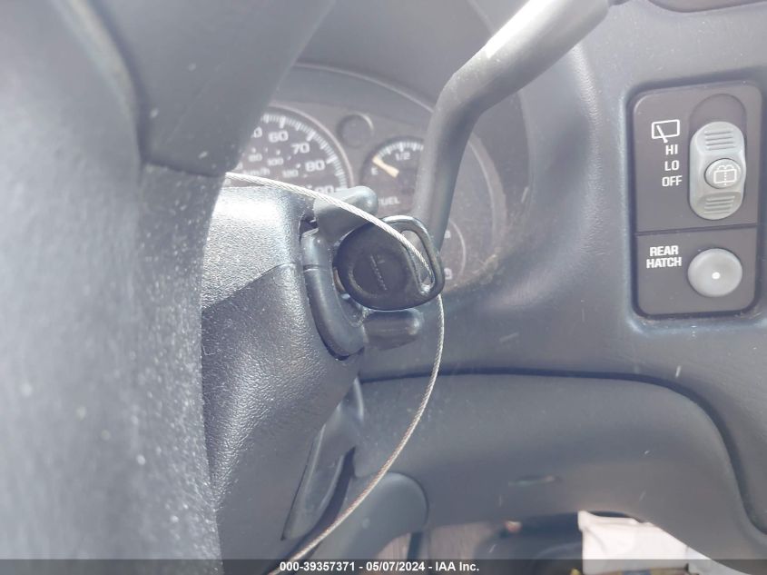 2000 Chevrolet Blazer Ls VIN: 1GNDT13W0Y2388580 Lot: 39357371