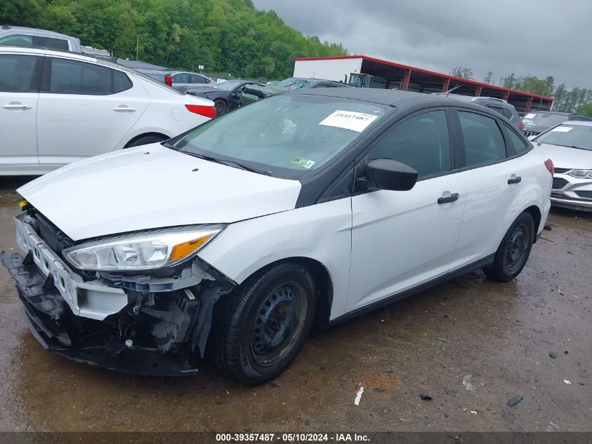 2015 Ford Focus S VIN: 1FADP3E22FL382327 Lot: 39357487