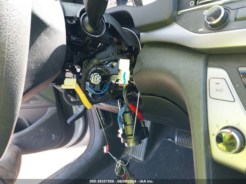 2018 HYUNDAI ELANTRA SE - 5NPD74LF3JH333737