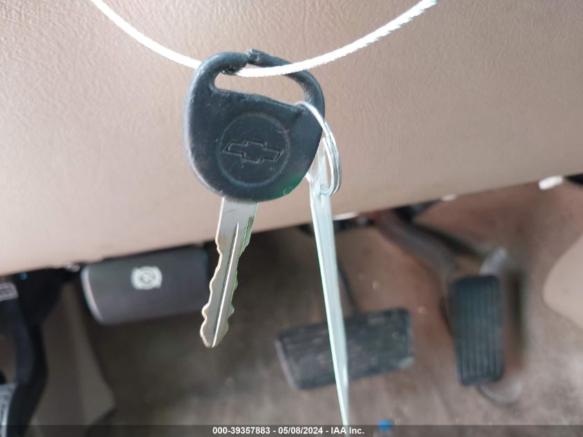 2005 Chevrolet Silverado 1500 Ls VIN: 2GCEC19V351337632 Lot: 39357883