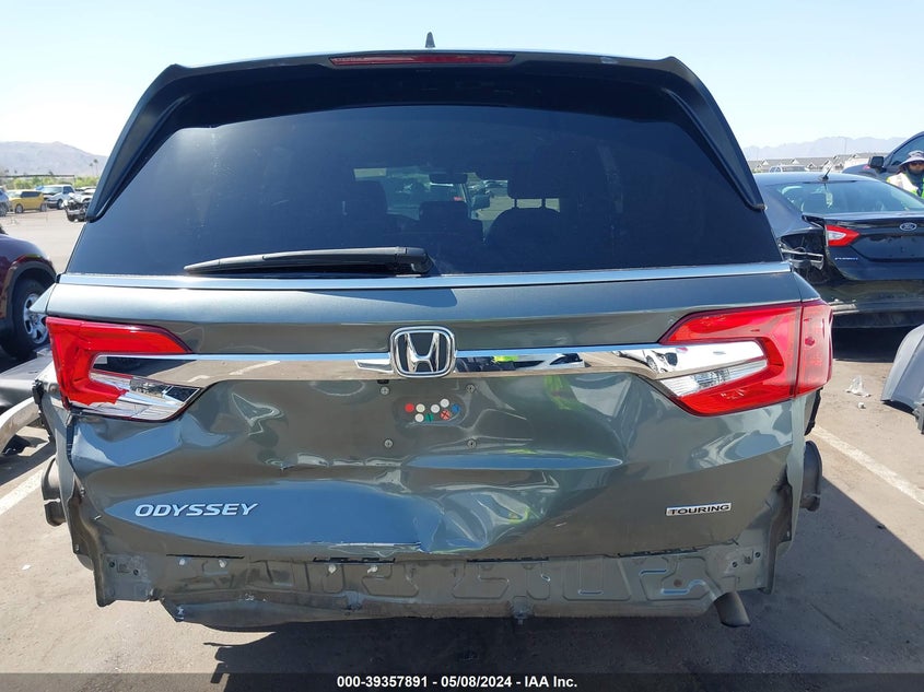 VIN: 5FNRL6H80JB003673 2018 HONDA ODYSSEY TOURING