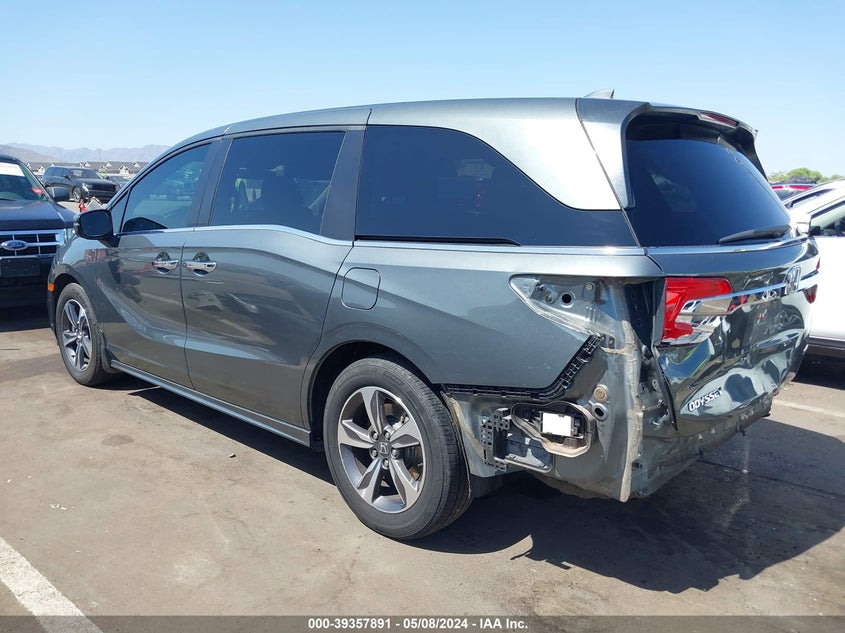 VIN: 5FNRL6H80JB003673 2018 HONDA ODYSSEY TOURING