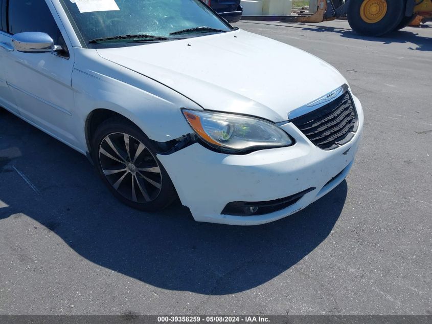 2013 Chrysler 200 Limited VIN: 1C3CCBCGXDN635961 Lot: 39358259