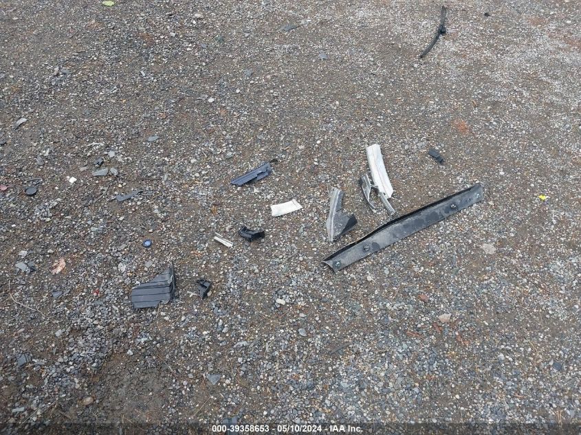 2018 Hyundai Santa Fe Sport 2.4L VIN: 5XYZUDLB2JG565670 Lot: 39358653