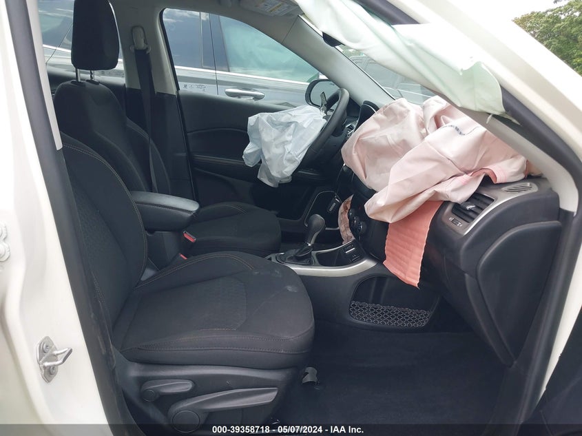 VIN 3C4NJCAB9JT461741 2018 JEEP COMPASS SPORT