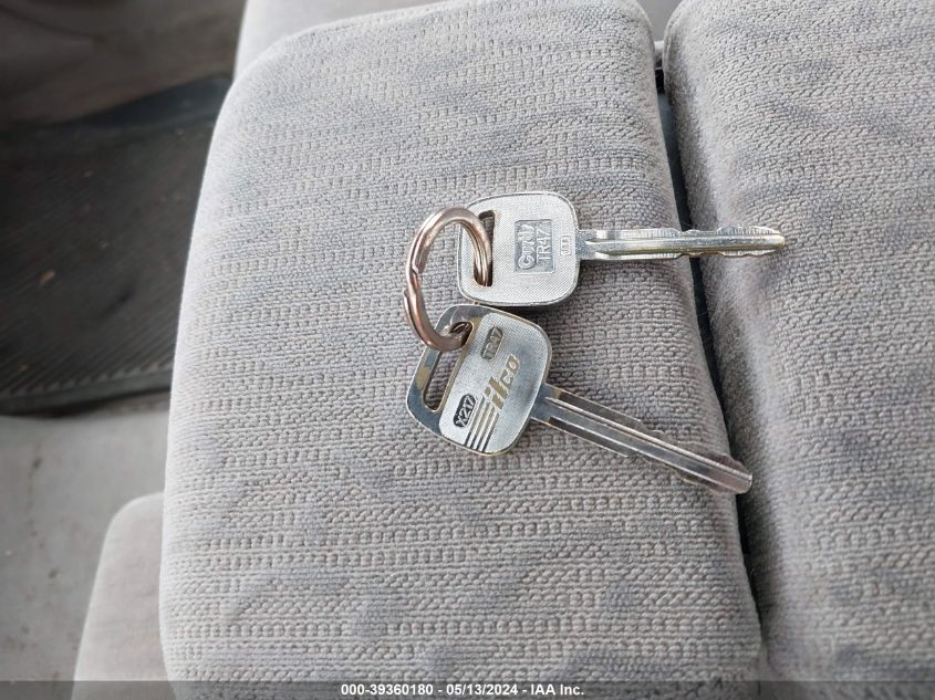 2000 Toyota Avalon Xl/Xls VIN: 4T1BF28B0YU008124 Lot: 39360180