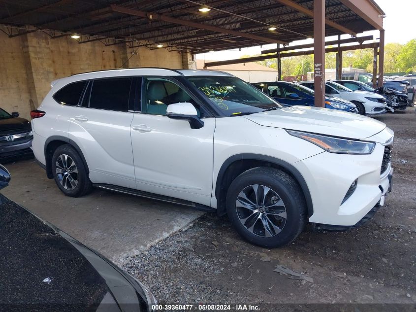 2021 TOYOTA HIGHLANDER XLE - 5TDHZRBHXMS536084