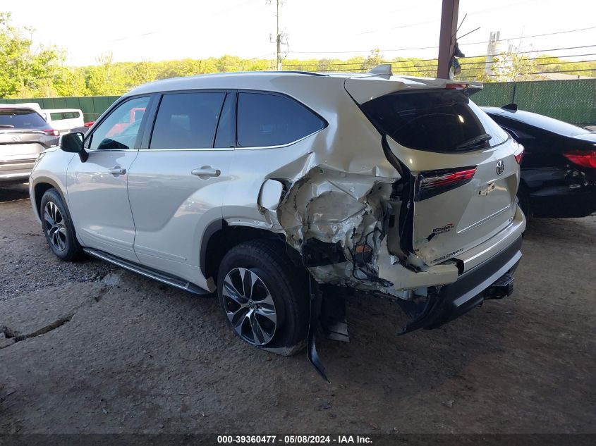 2021 TOYOTA HIGHLANDER XLE - 5TDHZRBHXMS536084