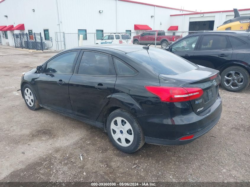 2018 Ford Focus S VIN: 1FADP3E26JL325699 Lot: 39360598