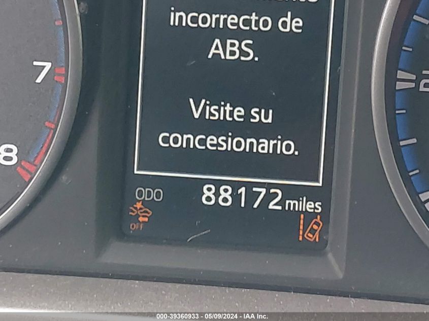 2017 TOYOTA RAV4 XLE - JTMRFREV0HJ174400