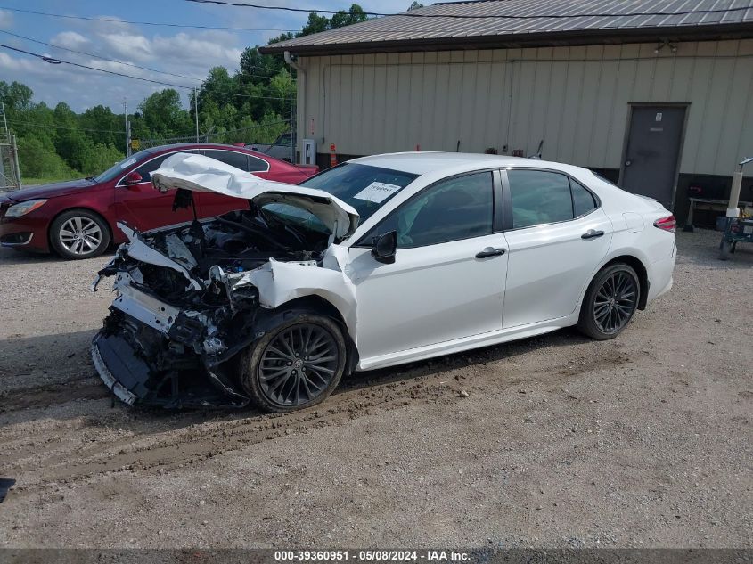 4T1G11AK3LU392370 2020 TOYOTA CAMRY - Image 2