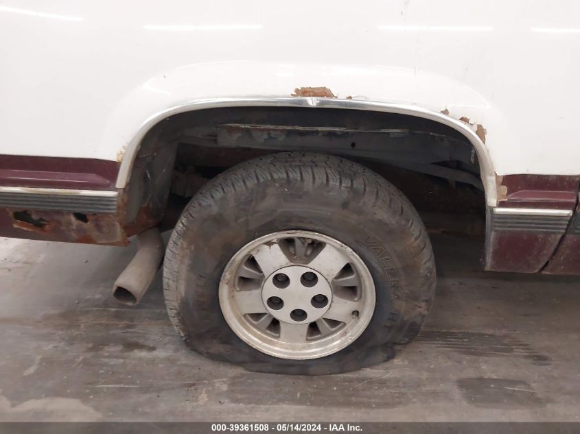 1995 Chevrolet Suburban C1500 VIN: 1GNEC16KXSJ336206 Lot: 39361508