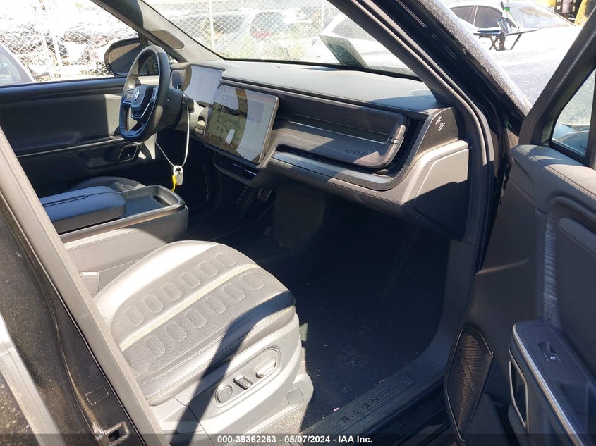 VIN 7PDSGABA9PN010175 2023 RIVIAN R1S ADVENTURE