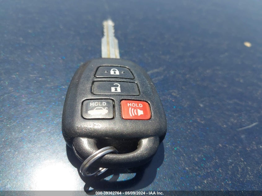 2019 TOYOTA COROLLA LE - 5YFBURHE2KP928581