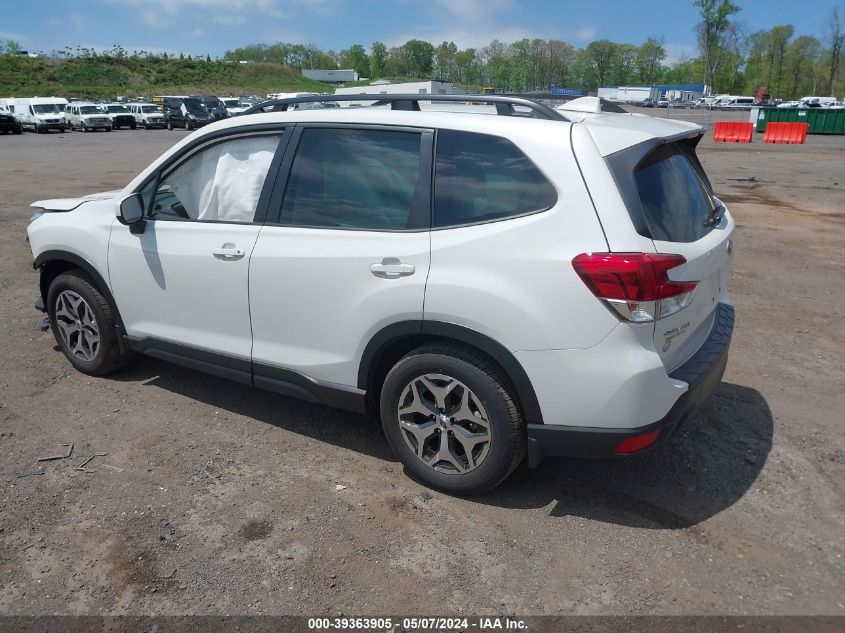 2023 Subaru Forester Premium VIN: JF2SKADC0PH455649 Lot: 39363905