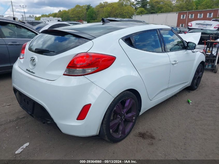 2013 Hyundai Veloster Base W/Gray VIN: KMHTC6AD5DU111274 Lot: 39364560