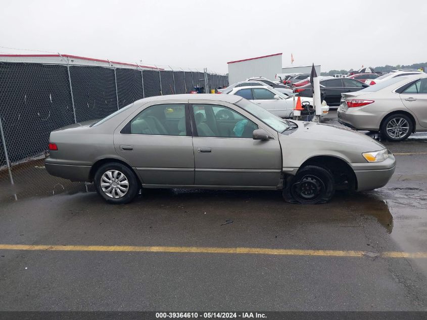 1998 Toyota Camry Le VIN: 4T1BG22K9WU282411 Lot: 39364610