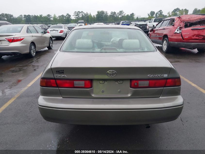 1998 Toyota Camry Le VIN: 4T1BG22K9WU282411 Lot: 39364610