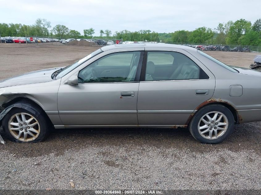 2000 Toyota Camry Xle V6 VIN: 4T1BF28K2YU094889 Lot: 39364940