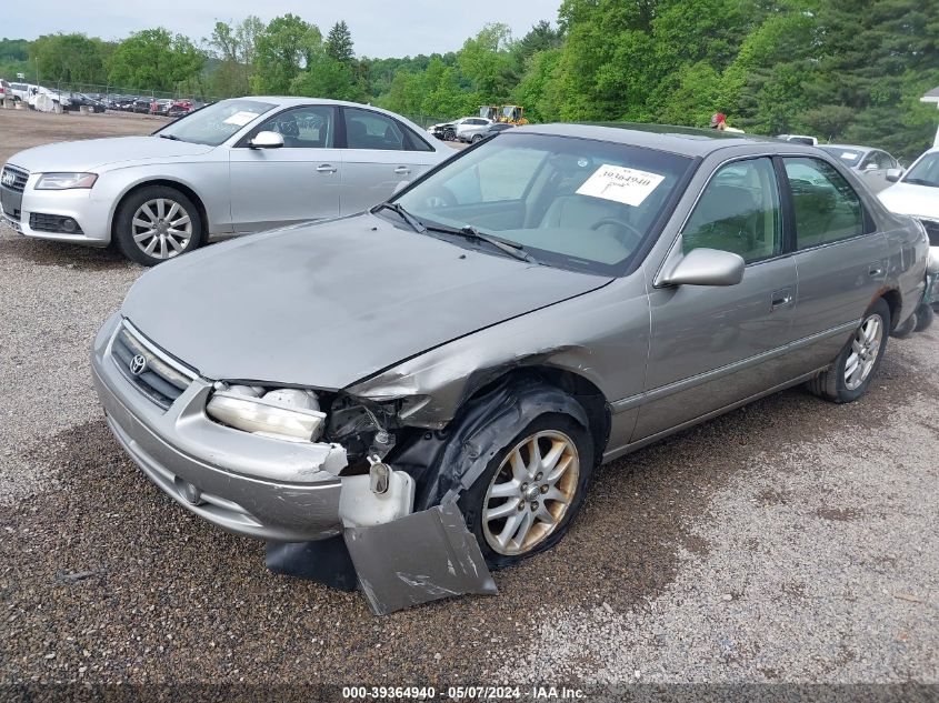 2000 Toyota Camry Xle V6 VIN: 4T1BF28K2YU094889 Lot: 39364940